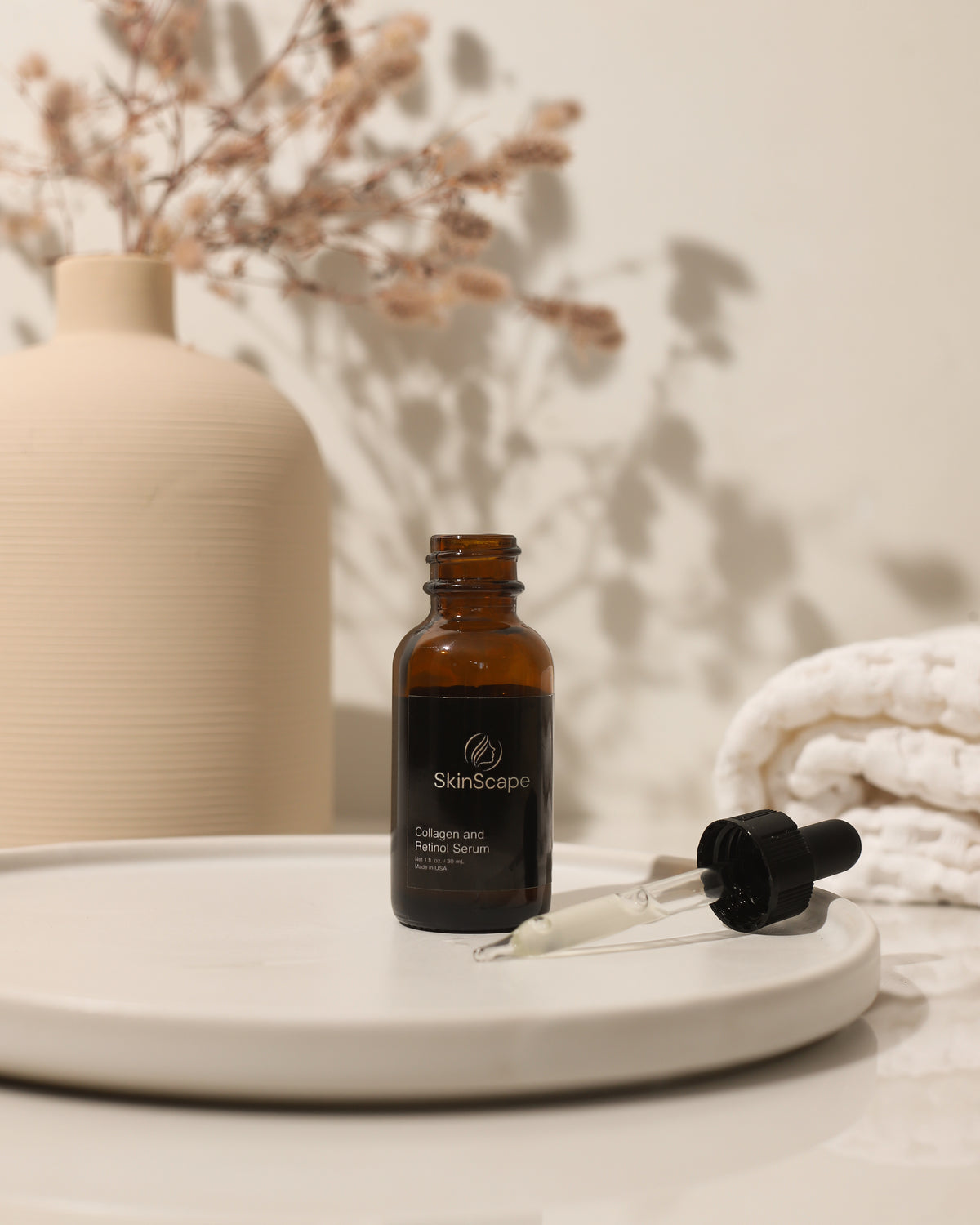 Collagen and Retinol Serum, angle 8